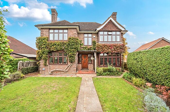 5 Bedroom Detached House For Sale In Stoughton Road, Guildford, Surrey, GU2