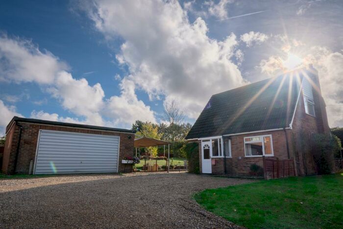 3 Bedroom Chalet For Sale In Hungarian Close, Pettistree, IP13