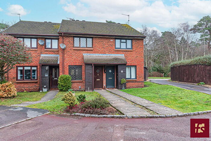 2 Bedroom Terraced House For Sale In Otter Close, Crowthorne, RG45