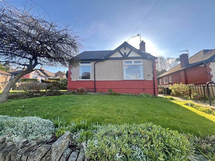 3 Bedroom Detached House For Sale In Barcroft Road, Huddersfield, HD4