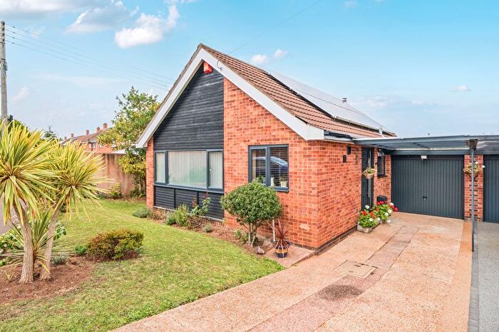 2 Bedroom Bungalow For Sale In Crockwells Road, Exminster, EX6