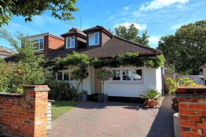 3 Bedroom Semi-Detached House For Sale In Warren Chase, Thundersley, SS7