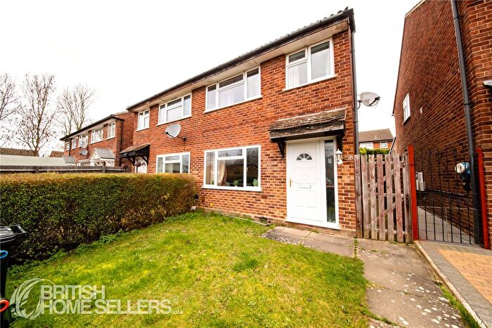3 Bedroom Semi Detached House For Sale In Wallingford, Bradville, Milton Keynes, Buckinghamshire, MK13