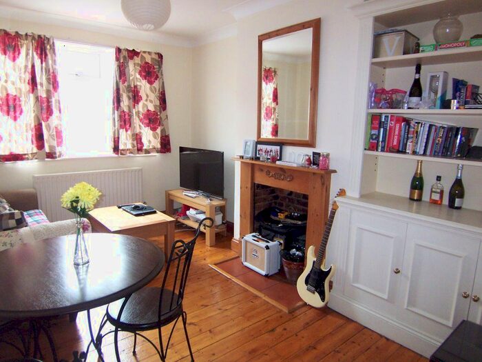 1 Bedroom Flat To Rent In Kingston Road, London, SW20
