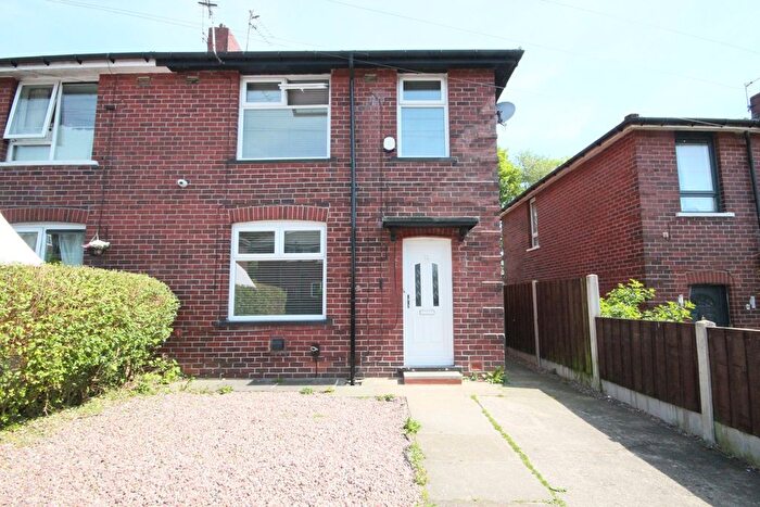 3 Bedroom Semi-Detached House To Rent In Newark Road, Rochdale, OL12