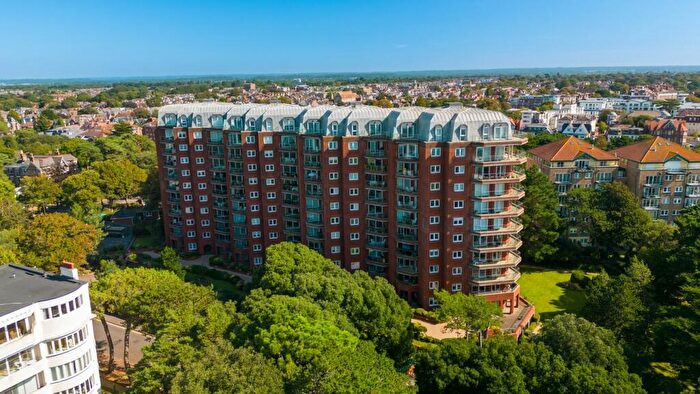 2 Bedroom Flat For Sale In Manor Road, Bournemouth, BH1
