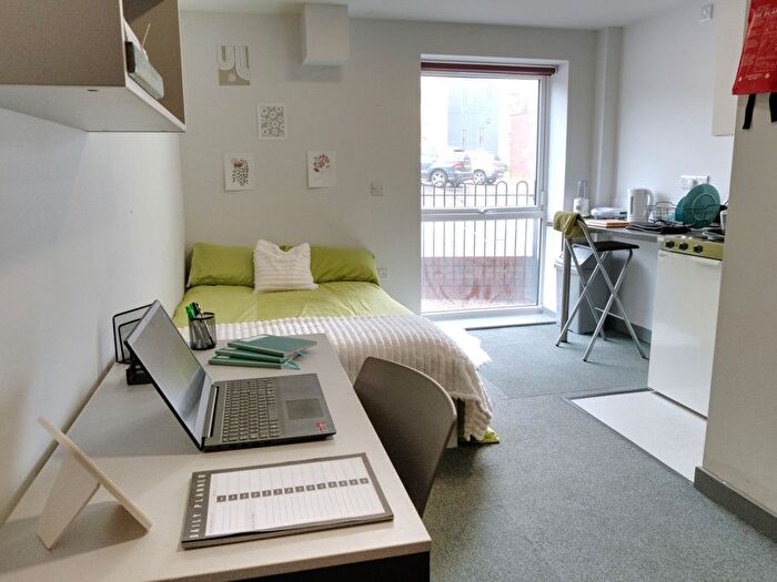 1 Bedroom Studio To Rent In London Road, Penkhull, Stoke-On-Trent, ST4
