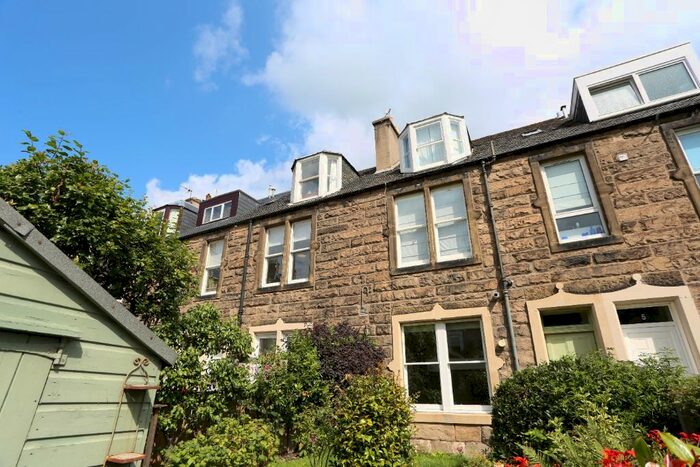 2 Bedroom Flat To Rent In Daisy Terrace, Shandon, Edinburgh, EH11