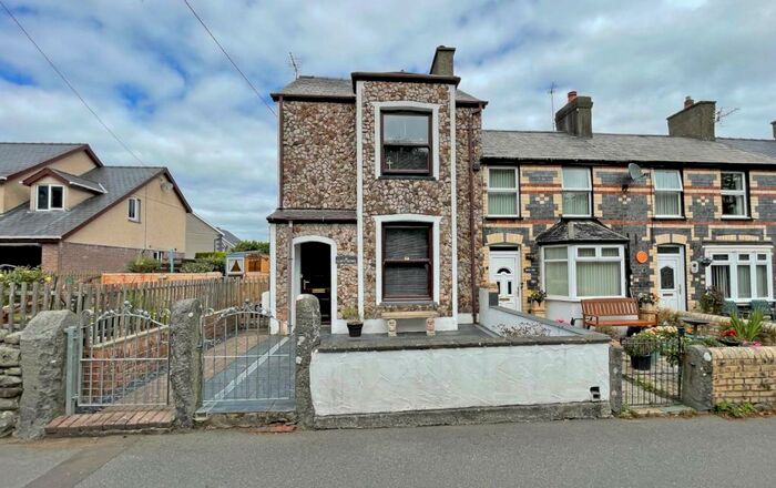 2 Bedroom End Of Terrace House For Sale In Arvonia Terrace, Criccieth, Gwynedd, LL52