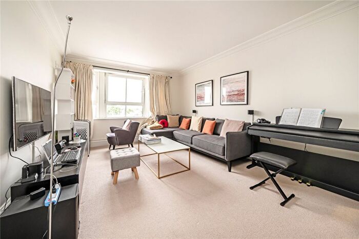 2 Bedroom Flat To Rent In Consort Court, Wrights Lane, London, W8
