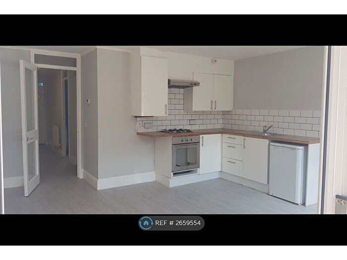 1 Bedroom Flat To Rent In Reginald Road, London, SE8