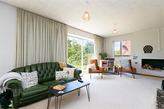 3 Bedroom Detached House For Sale In Elphinstone Gardens, Hastings, TN34