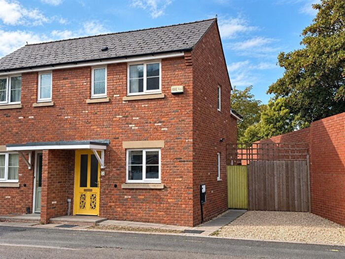 2 Bedroom Semi Detached House For Sale In Old Tram Road, Gloucester, GL1