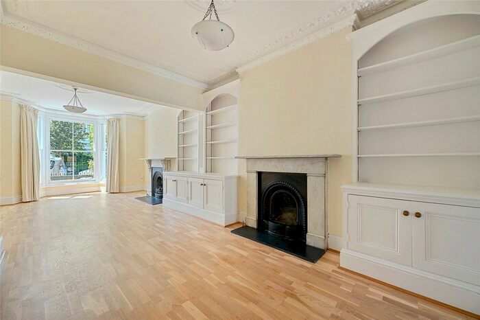 4 Bedroom Detached House To Rent In Warbeck Road, Shepherds Bush, London, W12