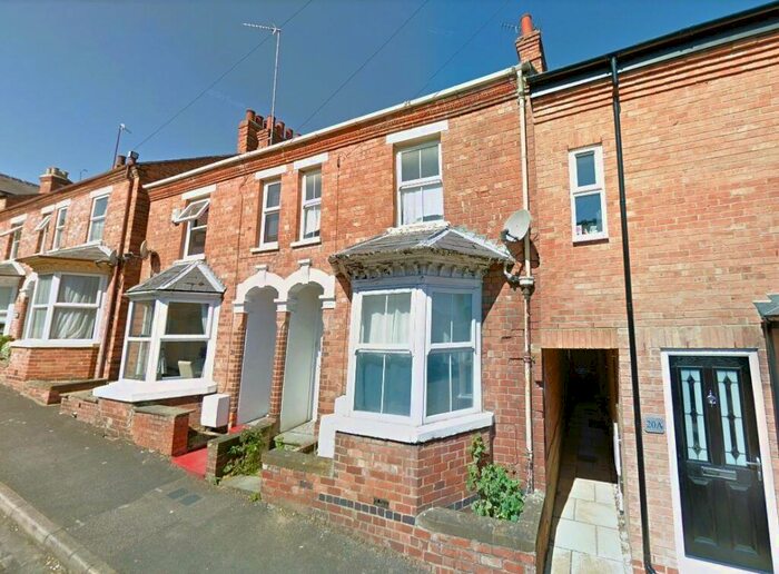 2 Bedroom Semi-Detached House To Rent In Grosvenor Road, Banbury, Oxon, OX16