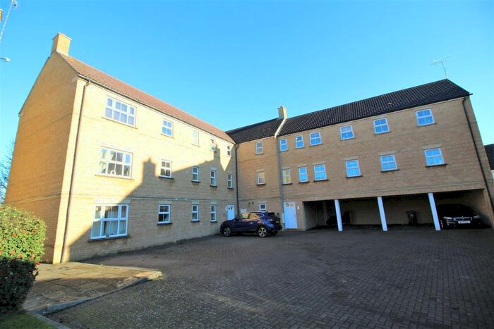 2 Bedroom Flat To Rent In Grouse Road, Calne SN11