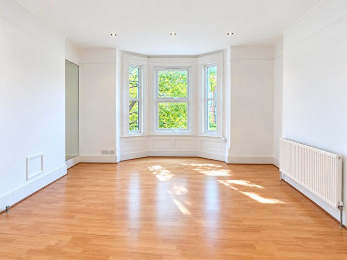 2 Bedroom Apartment To Rent In Somerset Road, New Barnet, EN5
