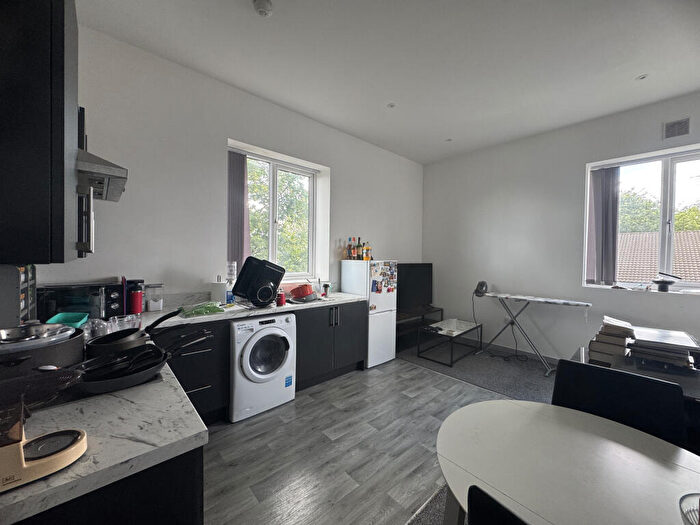 1 Bedroom Apartment To Rent In Flat, Oak Court, Dudley Road, Brierley Hill, West Midlands, DY5