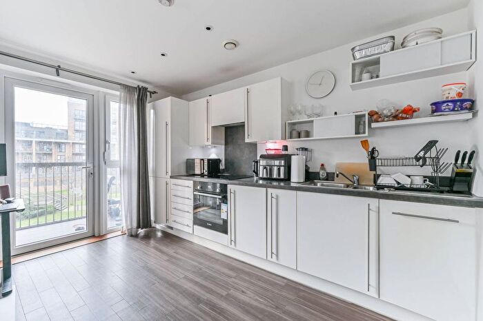 1 Bedroom Flat To Rent In Whitestone Way, Crodon, Croydon, CR0