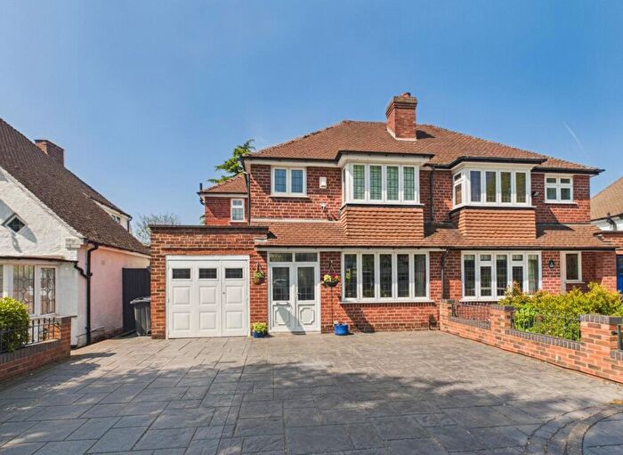 3 Bedroom Semi Detached House For Sale In The Boulevard, Sutton New Hall, Sutton Coldfield, B73