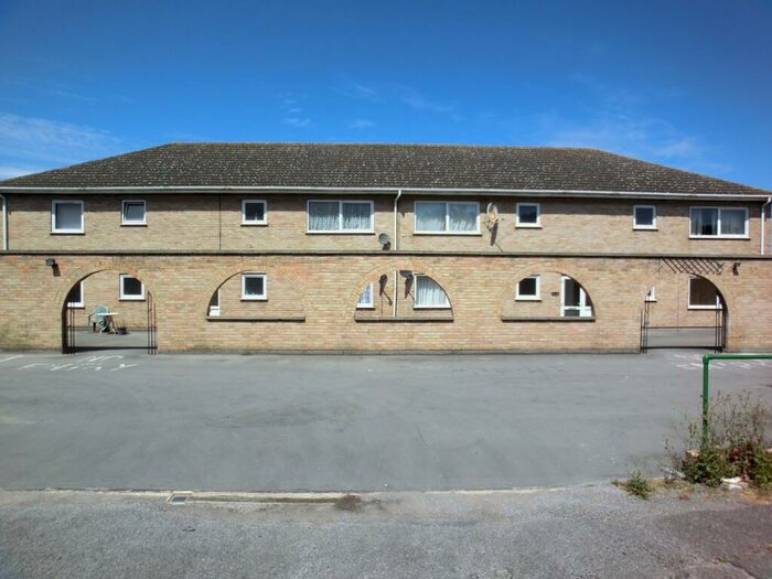 2 Bedroom Apartment To Rent In Warren Hastings Court, Pier Road, Northfleet, Gravesend, Kent, DA11