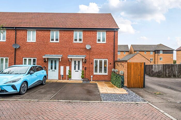 2 Bedroom End Terrace House For Sale In Fletcher Way, Peterborough, PE4