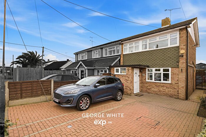 3 Bedroom Semi Detached House For Sale In High Street, Canvey Island, SS8