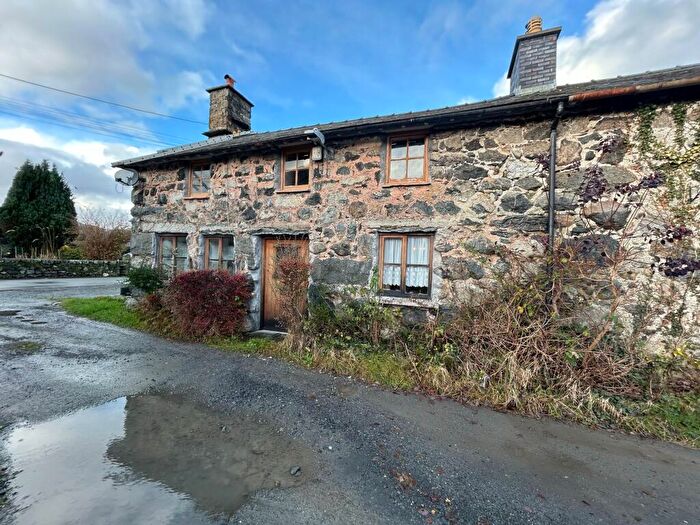 3 Bedroom Semi-Detached House For Sale In Henryd, Llanuwchllyn, LL23