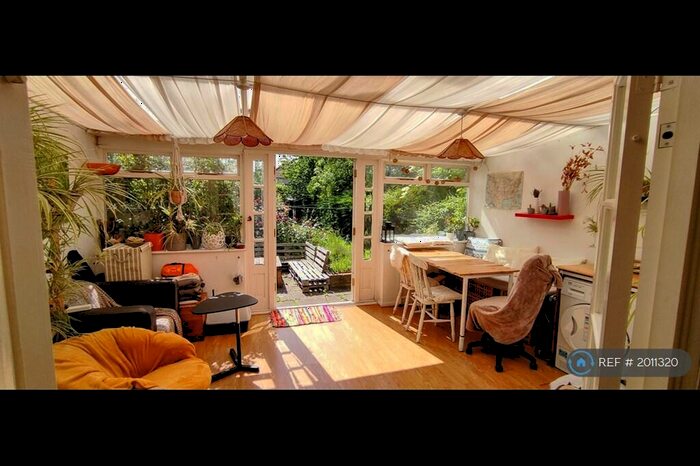 4 Bedroom Semi-Detached House To Rent In Bournbrook Road, Blackheath/Kidbrooke, SE3