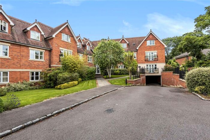 2 Bedroom Penthouse To Rent In Upcross House, Upcross Gardens, Reading, RG1