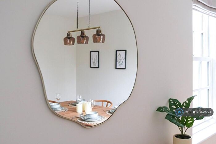 2 Bedroom Flat To Rent In Bridge Street, Oxford, OX2