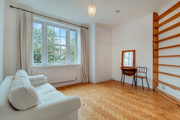 2 Bedroom Flat To Rent In Temple Fortune Mansions, Finchley Road, NW11