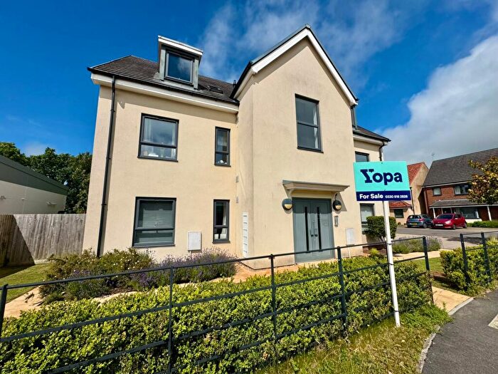 2 Bedroom Flat For Sale In Whitebridge Gardens, Thornbury, BS35