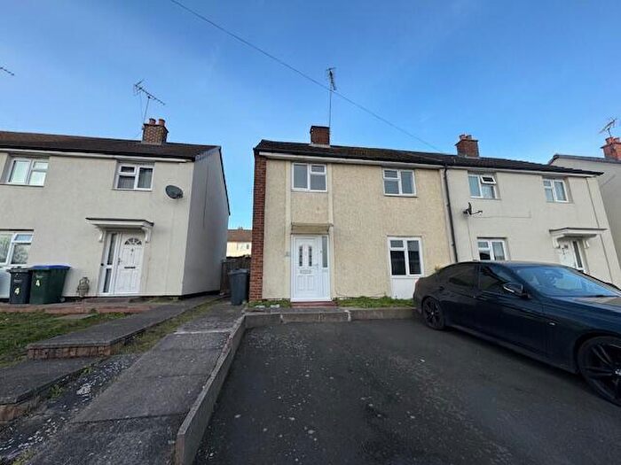 3 Bedroom Semi-Detached House To Rent In Bankside, Great Barr, Birmingham, B43