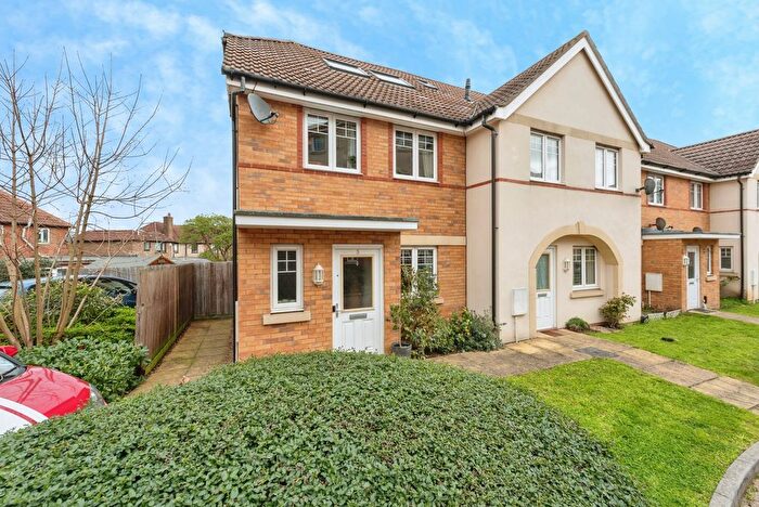 4 Bedroom End Terrace House For Sale In Schoolgate Drive, Morden, SM4