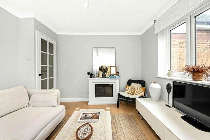 Apartment To Rent In John Williams Close, London, SE14