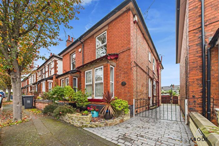 3 Bedroom Semi-Detached House For Sale In Wade Avenue, Littleover, Derby, DE23