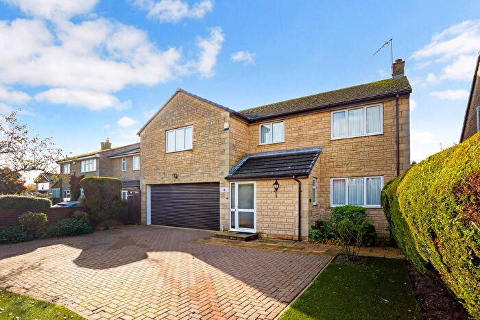 4 Bedroom Detached House For Sale In Park Close, Middleton Stoney, OX25