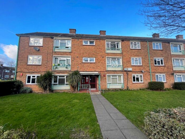 2 Bedroom Flat To Rent In Brading Crescent, London E11