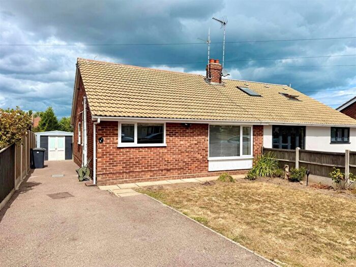 3 Bedroom Semi-Detached Bungalow For Sale In St. Hilda Road, Caister-On-Sea, Great Yarmouth, NR30