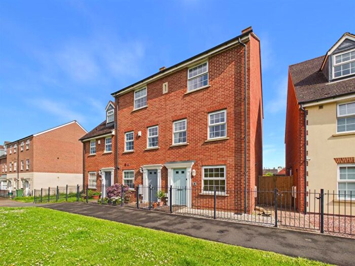 4 Bedroom End Of Terrace House For Sale In Waddington Way Kingsway, Quedgeley, Gloucester, GL2