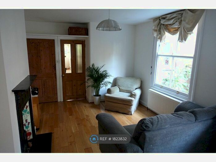 2 Bedroom Maisonette To Rent In Penwith Road, London, SW18