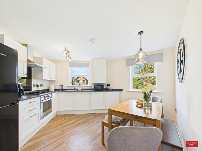 2 Bedroom Apartment For Sale In Twyver Place, Brockworth, Gloucester, GL3