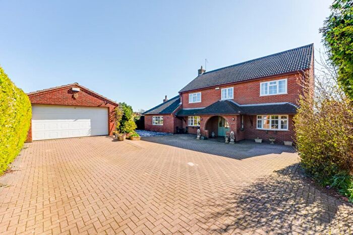 4 Bedroom Detached House For Sale In Mitchell Street, Kettering, NN16