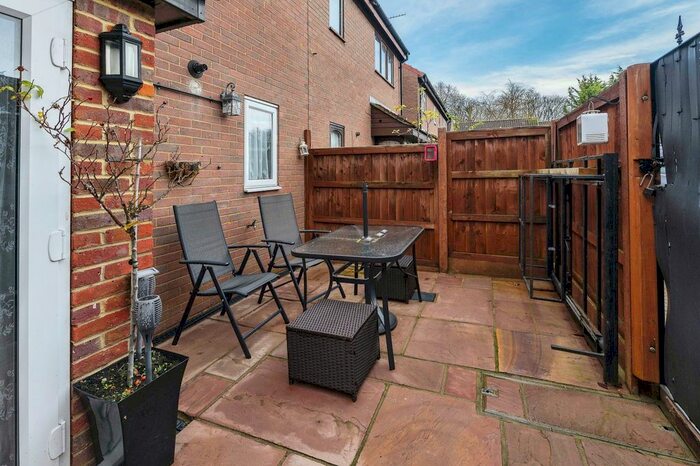 1 Bedroom End Of Terrace House For Sale In Copperfields, Luton, Bedfordshire, LU4