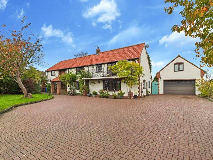 4 Bedroom Detached House For Sale In Blacktoft Lane, Blacktoft, DN14