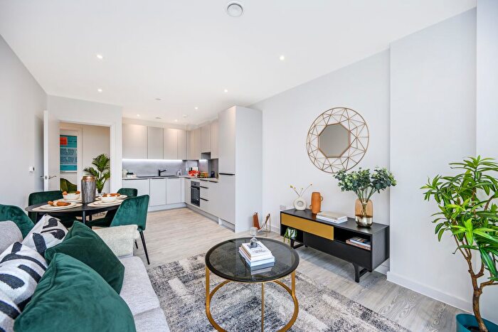 1 Bedroom Flat For Sale In Brentford - Hounslow, TW8