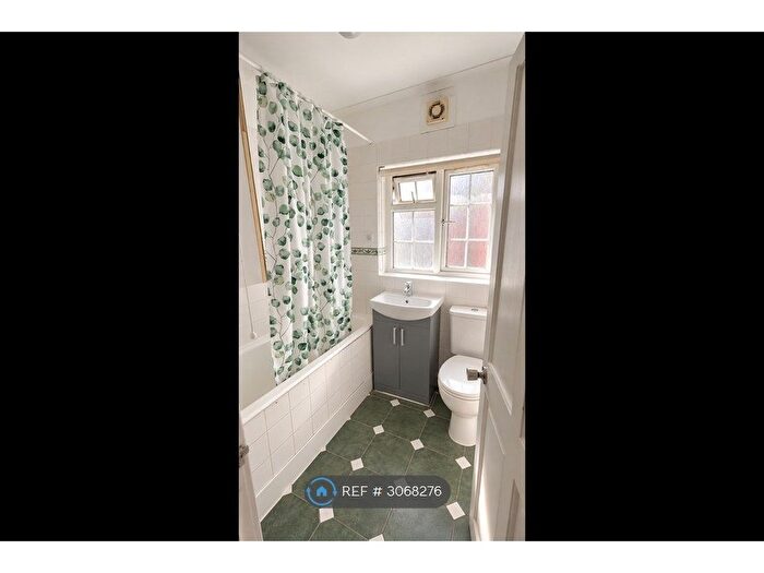 2 Bedroom Detached House To Rent In Widmer Court, London, TW3