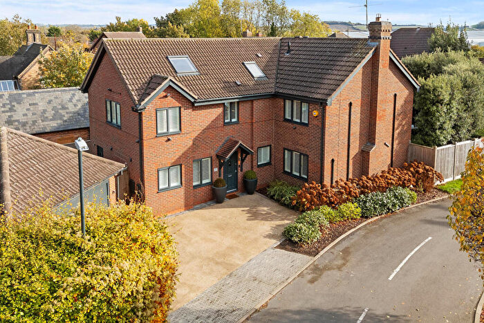 5 Bedroom Detached House For Sale In Warwick Road, Southam, CV47