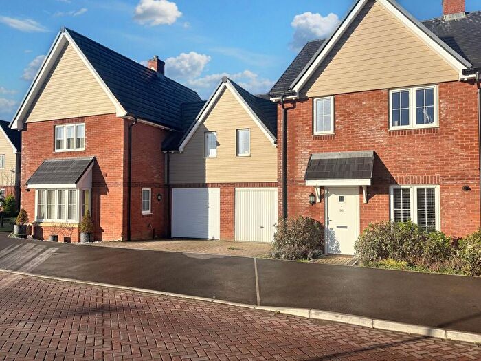 4 Bedroom Terraced House For Sale In Augustus Avenue, Fordingbridge, SP6